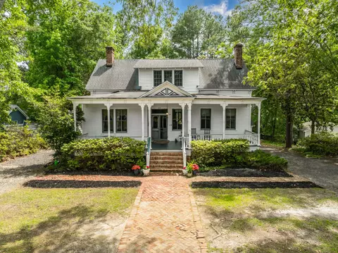 204 E 4th South St, Summerville, SC 29483