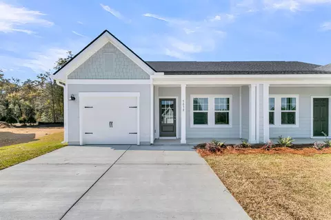 5077 Blackberry Ln, Ravenel, SC 29470