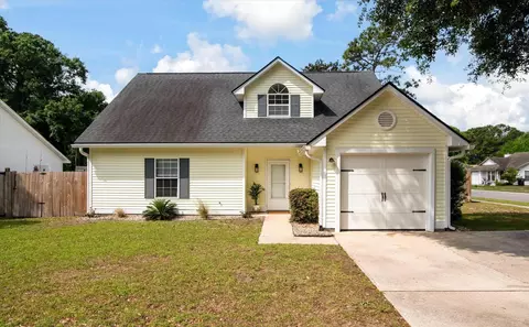 1394 W Point Dr, Mount Pleasant, SC 29466