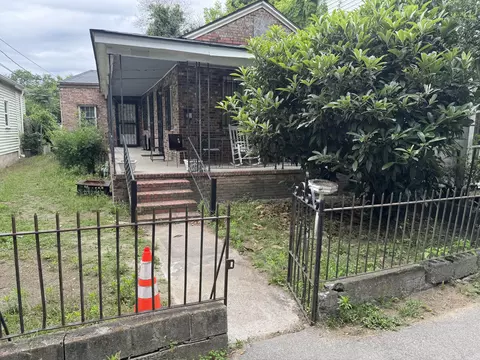 8 Poinsett St, Charleston, SC 29403