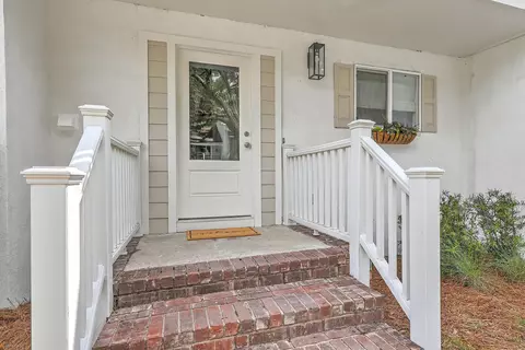 958 Myrtle Ct, Mount Pleasant, SC 29464