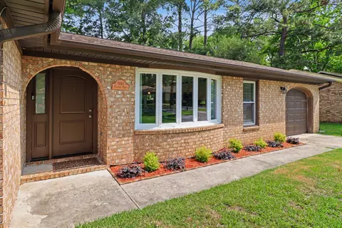 1940 Planters Dr, Charleston, SC 29414
