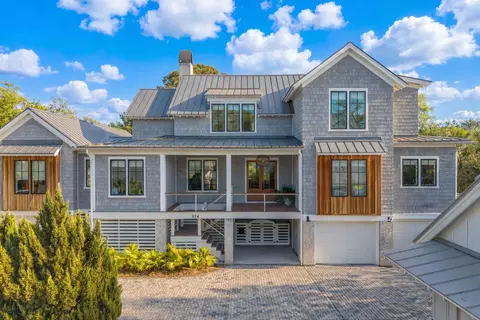 924 Pitt St, Mount Pleasant, SC 29464
