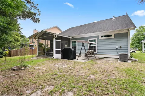 Exterior - 537 Nelliefield Trl, Wando, SC 29492 photo 4 of 7