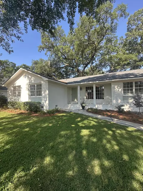 1389 Parkshore Dr, Charleston, SC 29407