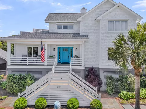 210 Station 28 12 St, Sullivans Island, SC 29482