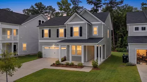 63 Red Bluff St, Summerville, SC 29483
