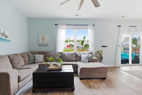 Living - 4904 Commodity Way, Ladson, SC 29485 photo 4 of 4