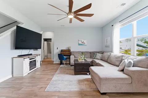 Living - 4904 Commodity Way, Ladson, SC 29485 photo 2 of 4