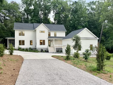 215 Marion Ave, Summerville, SC 29483