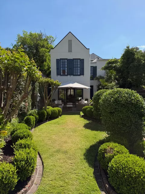 4 Bedons Aly, Charleston, SC 29401