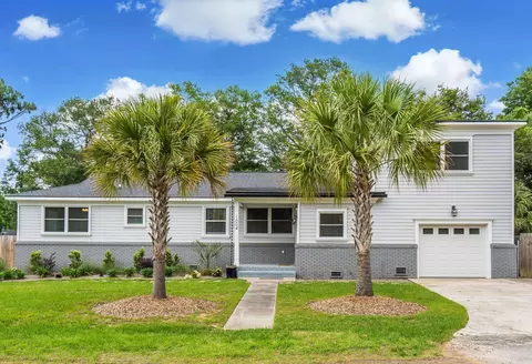 1004 Point Of Light Ln, Charleston, SC 29412