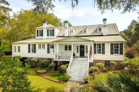 517 W Carolina Ave, Summerville, SC 29483