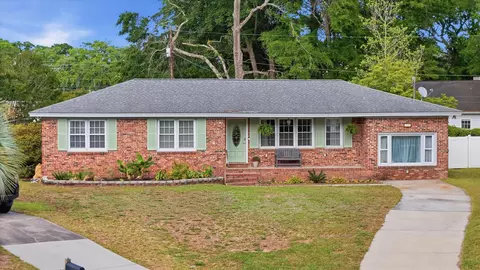 1246 Honeysuckle Ln, Charleston, SC 29412