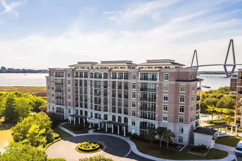 234 S Plaza Ct UNIT 211, Mount Pleasant, SC 29464