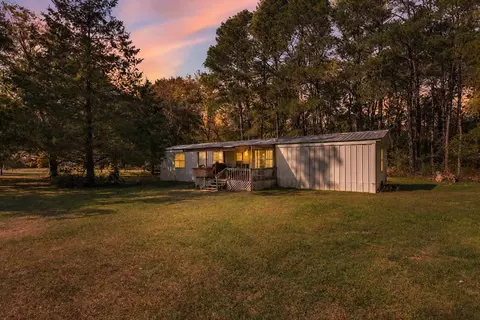 200 Sings Ln, Holly Hill, SC 29059