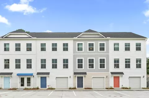 4633 Forest Hills Dr #404, North Charleston, SC 29418