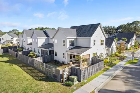 100 Risewell Ct, Johns Island, SC 29455