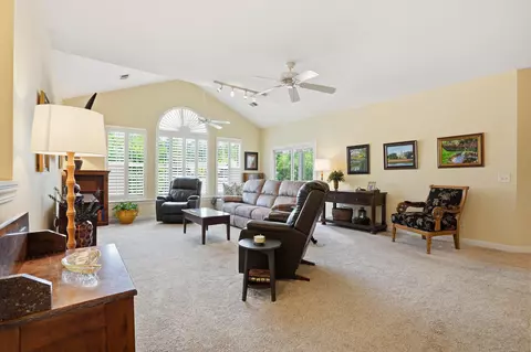 141 Golfview Ln, Summerville, SC 29485