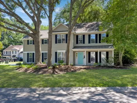1247 Center Lake Dr, Mount Pleasant, SC 29464