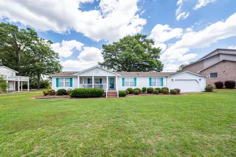 1529 Waters Edge Dr, Summerton, SC 29148