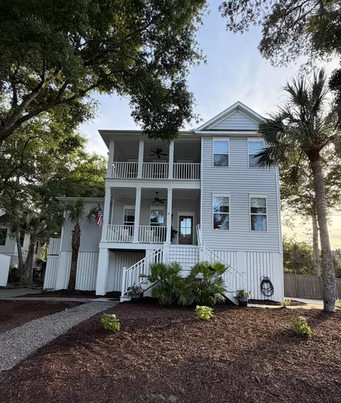 4 Lauden Blvd, Isle Of Palms, SC 29451