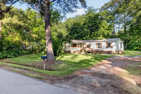 210 Cady Dr, Summerville, SC 29483