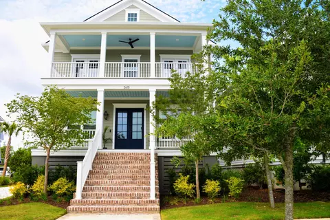 2615 Daniel Island Dr, Charleston, SC 29492