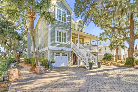 46 High Hammock Way, Pawleys Island, SC 29585