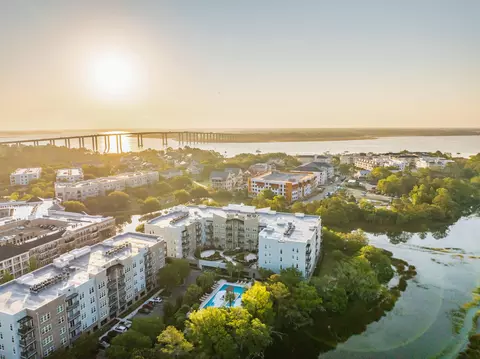 145 Pier View St #403, Daniel Island, SC 29492