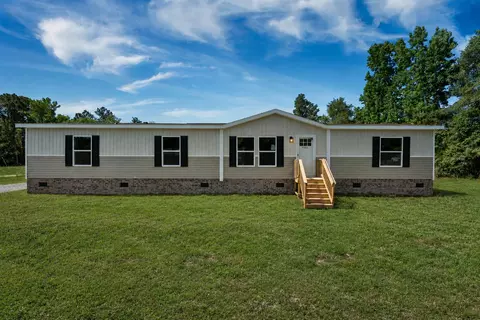 1151 Mandella Rd, Bonneau, SC 29431