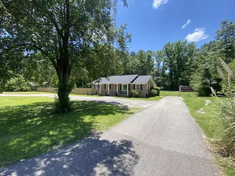 504 W Butternut Rd, Summerville, SC 29483