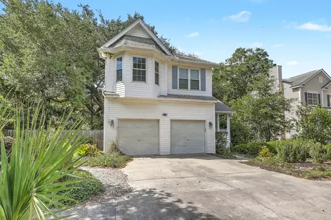 1759 Crystal Lake Dr, Charleston, SC 29412