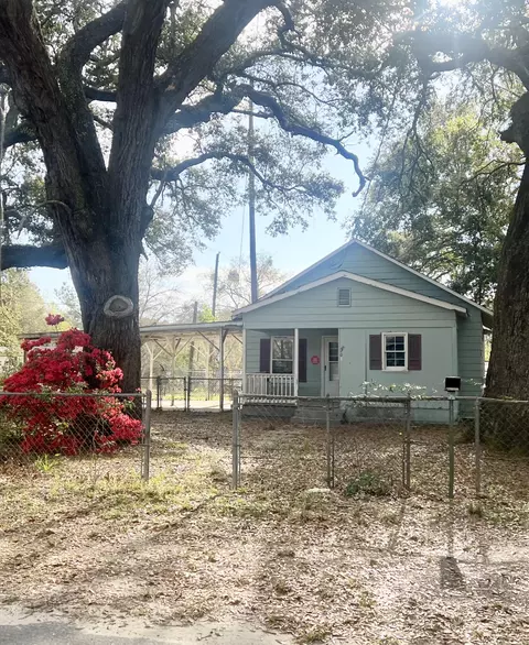 708 Francis St, Walterboro, SC 29488