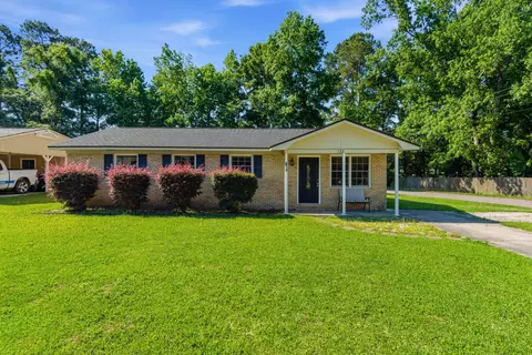 122 Longleaf Dr, Summerville, SC 29483