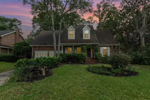 107 Thrush Ln, Summerville, SC 29485