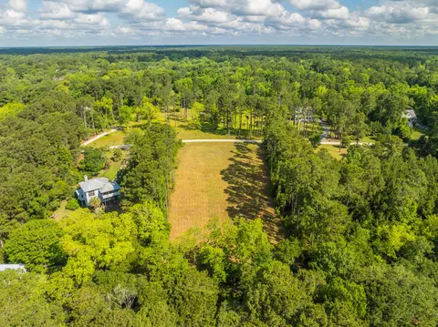 317 Mcclellan Ave, Mcclellanville, SC 29458 photo 9