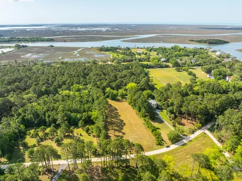 317 Mcclellan Ave, Mcclellanville, SC 29458 photo 6