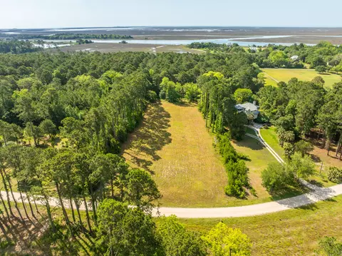 317 Mcclellan Ave, Mcclellanville, SC 29458 photo 5