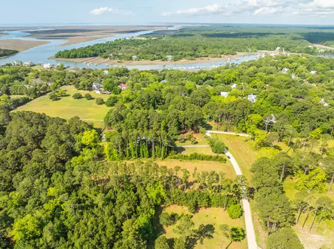 317 Mcclellan Ave, Mcclellanville, SC 29458 photo 7