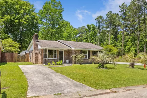 61 Tanbark Ct, Goose Creek, SC 29445