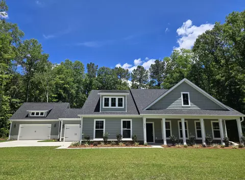 6066 Sourwood Trl, Ridgeville, SC 29472