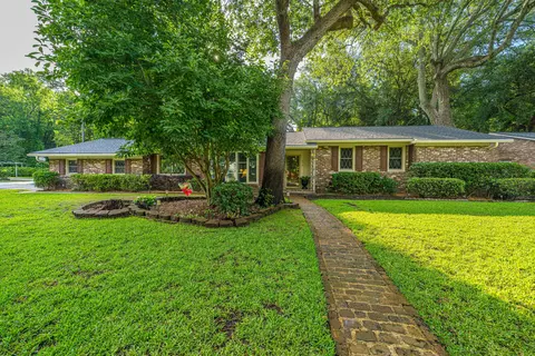 1870 Rugby Ln, Charleston, SC 29407
