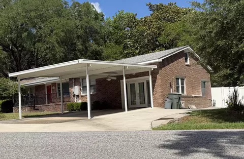 1022 Riverview Dr, Hanahan, SC 29410