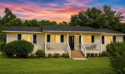 244 W Pine St, Lincolnville, SC 29485