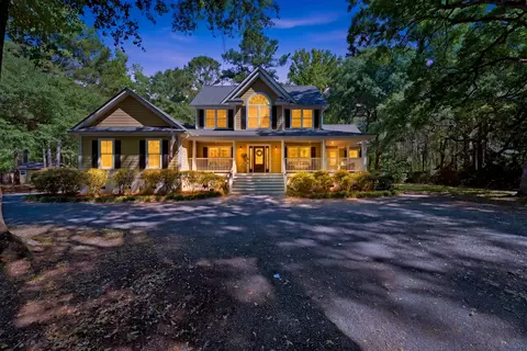 6426 Farm House Rd, Ravenel, SC 29470