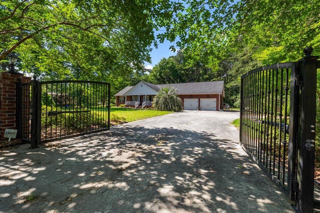 1760 Black Tom Rd, Moncks Corner, SC 29461