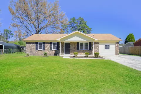 202 Gippy Dr, Summerville, SC 29486