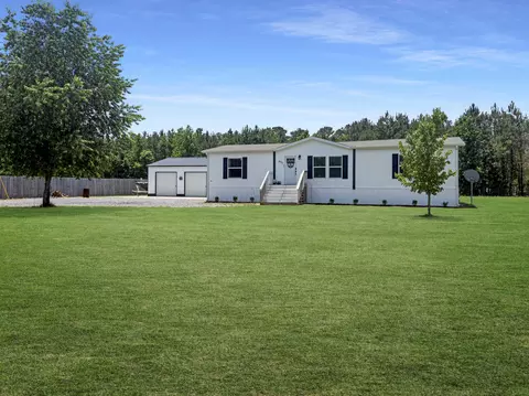 679 Campbell Rd, Ridgeville, SC 29472