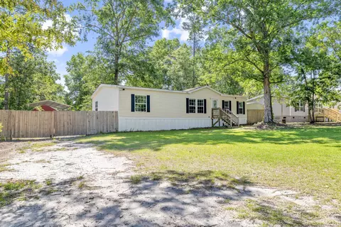 1040 Longpoint Rd, Cross, SC 29436
